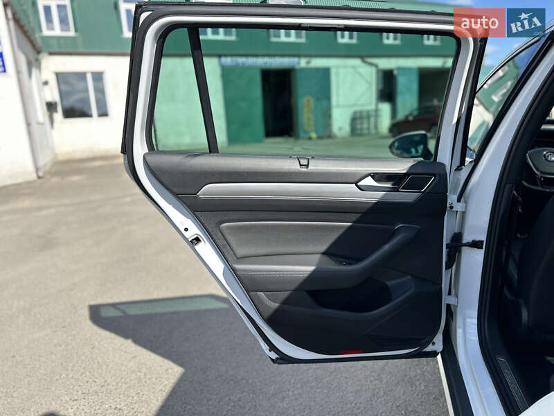 Универсал Volkswagen Passat 2016 в Беляевке