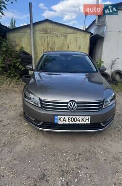 Седан Volkswagen Passat 2011 в Києві