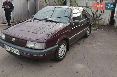 Седан Volkswagen Passat 1993 в Черкасах