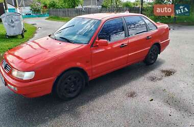 Седан Volkswagen Passat 1994 в 
