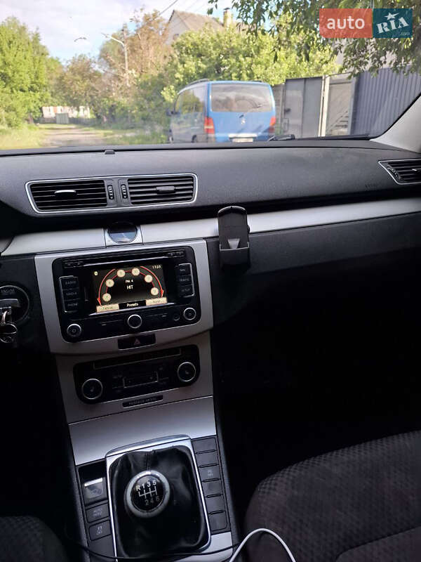 Універсал Volkswagen Passat 2011 в Березному