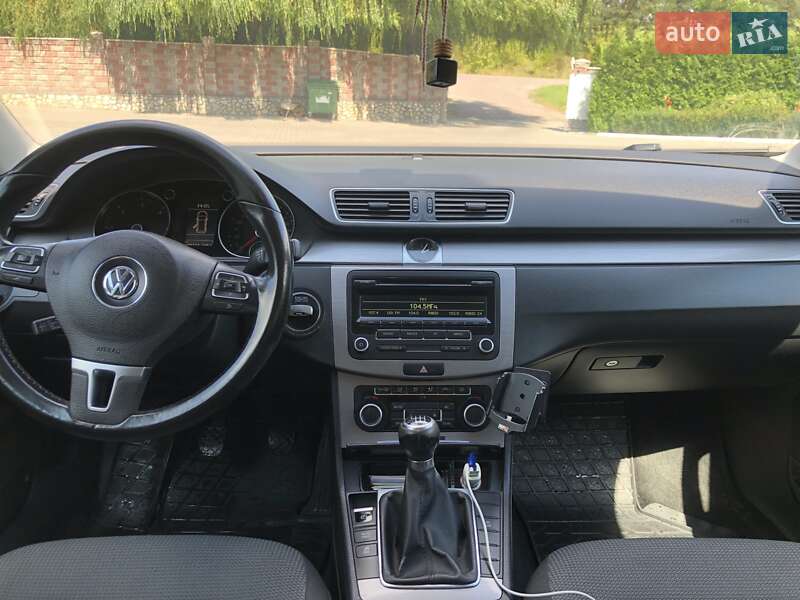 Универсал Volkswagen Passat 2011 в Подволочиске