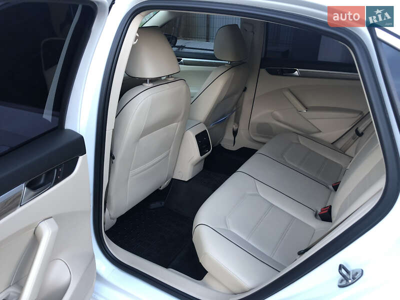 Седан Volkswagen Passat 2016 в Василькове