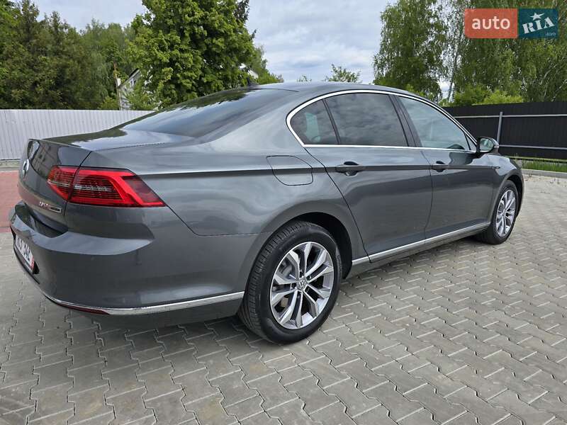 Седан Volkswagen Passat 2016 в Ковелі