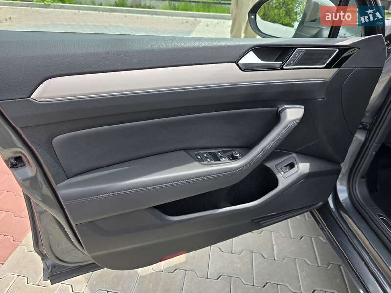 Седан Volkswagen Passat 2016 в Ковелі