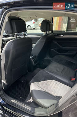 Седан Volkswagen Passat 2017 в 