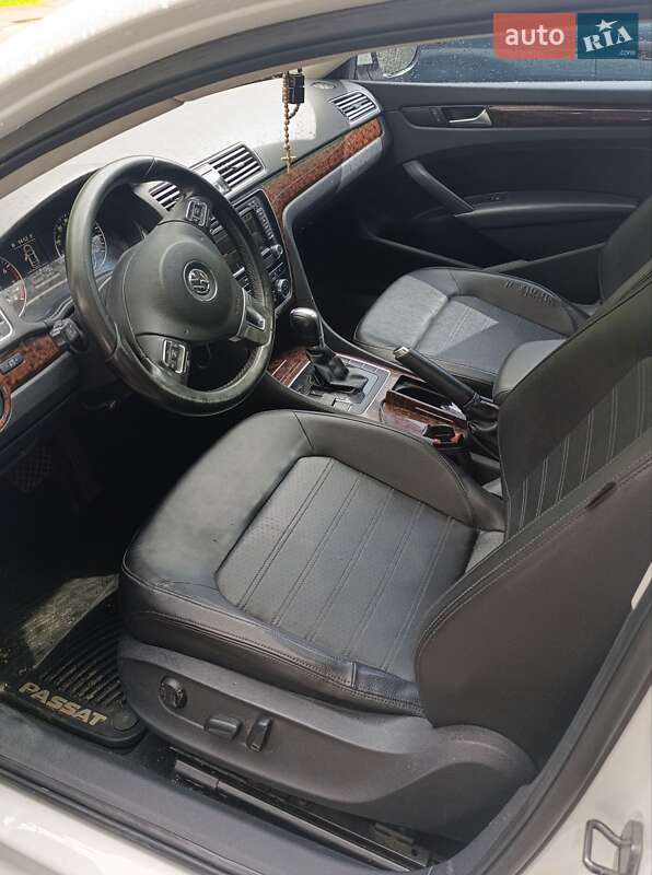 Седан Volkswagen Passat 2012 в Полтаві