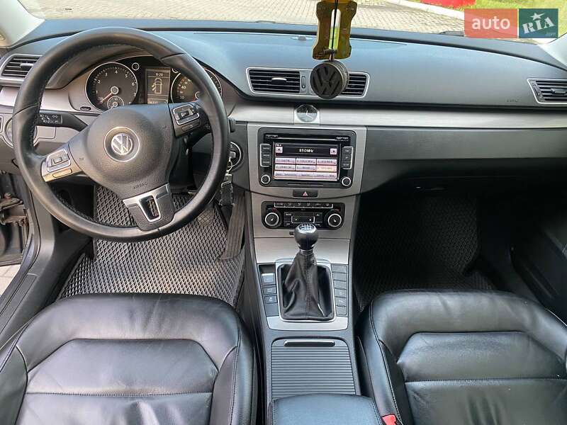 Универсал Volkswagen Passat 2011 в Луцке