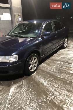 Седан Volkswagen Passat 1999 в Умани