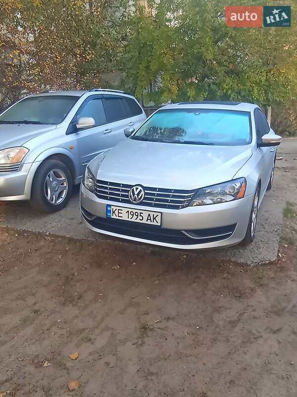 Седан Volkswagen Passat 2014 в Днепре