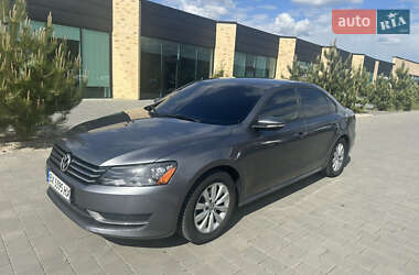 Седан Volkswagen Passat 2011 в Хмельницком