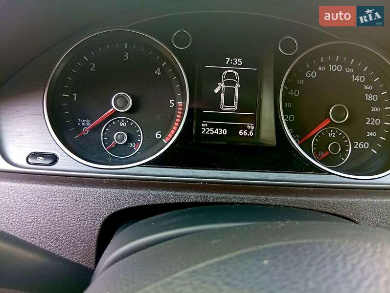 Універсал Volkswagen Passat 2011 в Львові