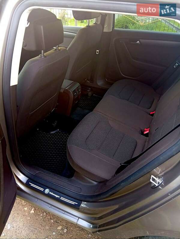 Універсал Volkswagen Passat 2011 в Львові