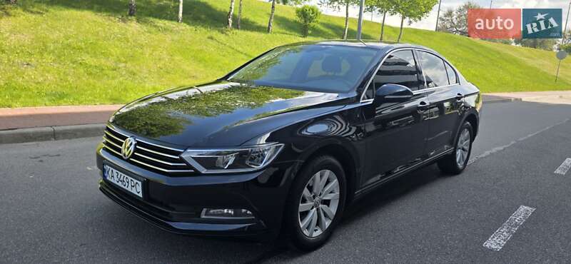 Седан Volkswagen Passat 2019 в Києві