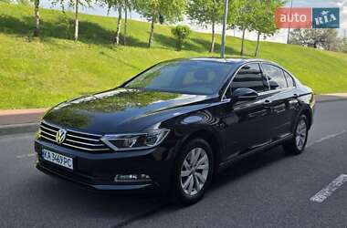 Седан Volkswagen Passat 2019 в Киеве