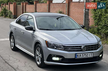 Седан Volkswagen Passat 2017 в Виннице
