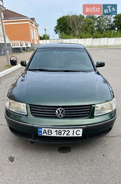 Седан Volkswagen Passat 1997 в Хмельнике