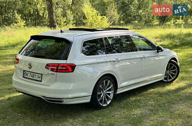 Универсал Volkswagen Passat 2015 в 