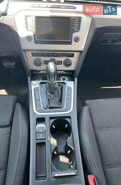 Універсал Volkswagen Passat 2015 в 