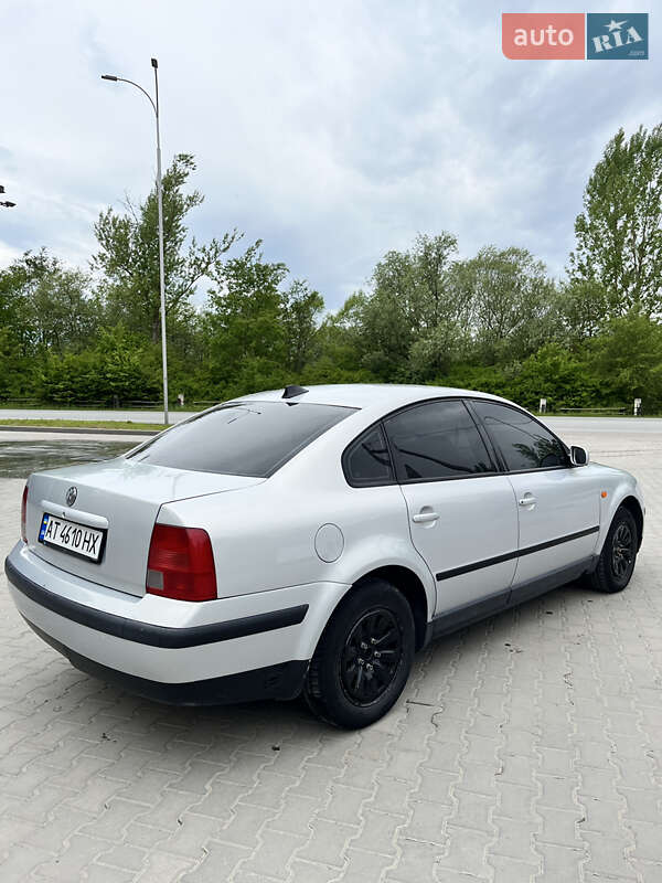 Седан Volkswagen Passat 1997 в Галичі