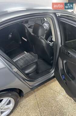 Седан Volkswagen Passat 2007 в 
