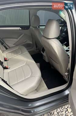 Седан Volkswagen Passat 2012 в Жашкове
