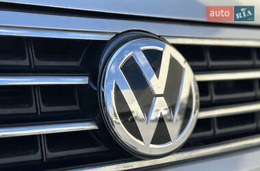 Седан Volkswagen Passat 2017 в 