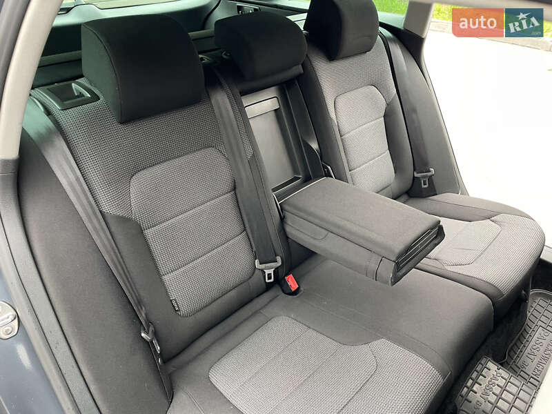 Универсал Volkswagen Passat 2013 в Киеве