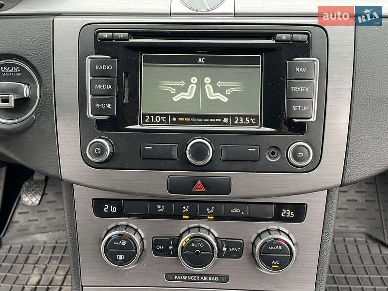 Универсал Volkswagen Passat 2013 в Киеве