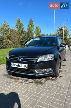 Універсал Volkswagen Passat 2012 в Нововолинську