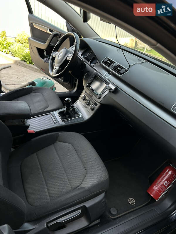 Универсал Volkswagen Passat 2012 в Нововолынске фото 12 Универсал Volkswagen Passat 2012 в Нововолынске