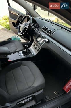 Универсал Volkswagen Passat 2012 в 