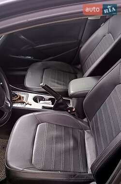 Седан Volkswagen Passat 2015 в 