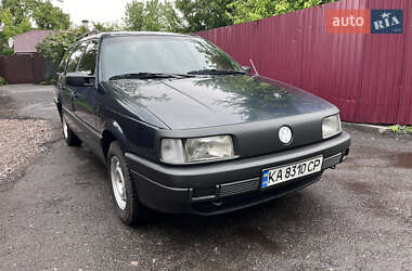 Универсал Volkswagen Passat 1990 в Киеве