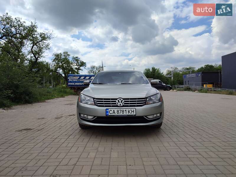 Седан Volkswagen Passat 2014 в Киеве
