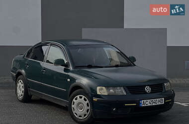 Седан Volkswagen Passat 1999 в Луцке