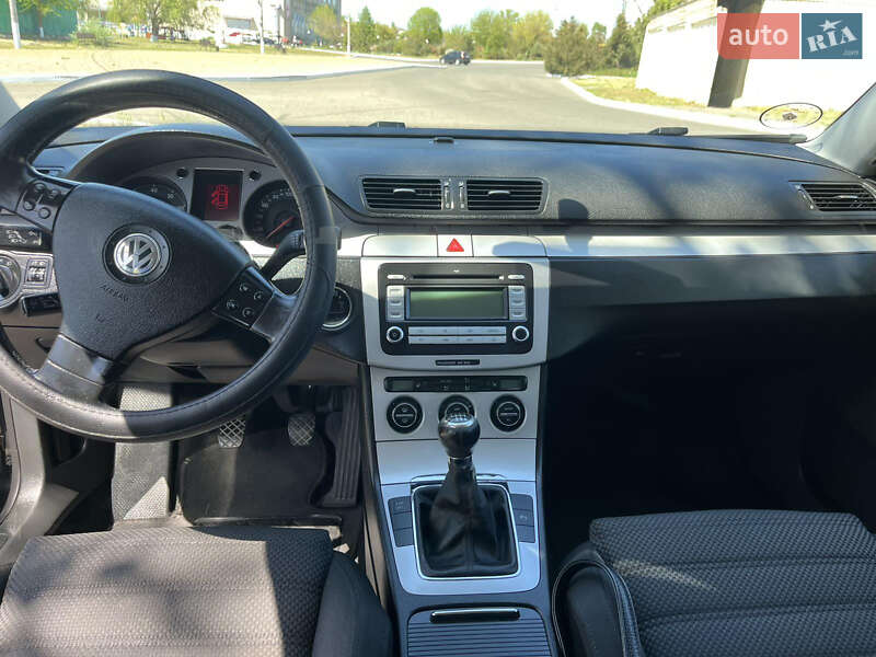 Седан Volkswagen Passat 2008 в Овідіополі