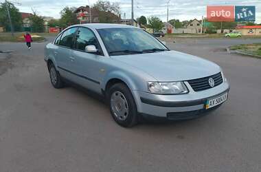 Седан Volkswagen Passat 1999 в Харькове