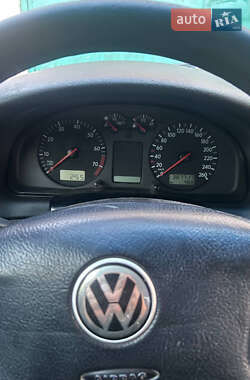 Седан Volkswagen Passat 1999 в 