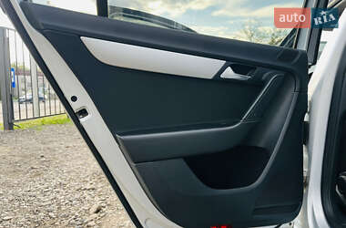 Седан Volkswagen Passat 2012 в 