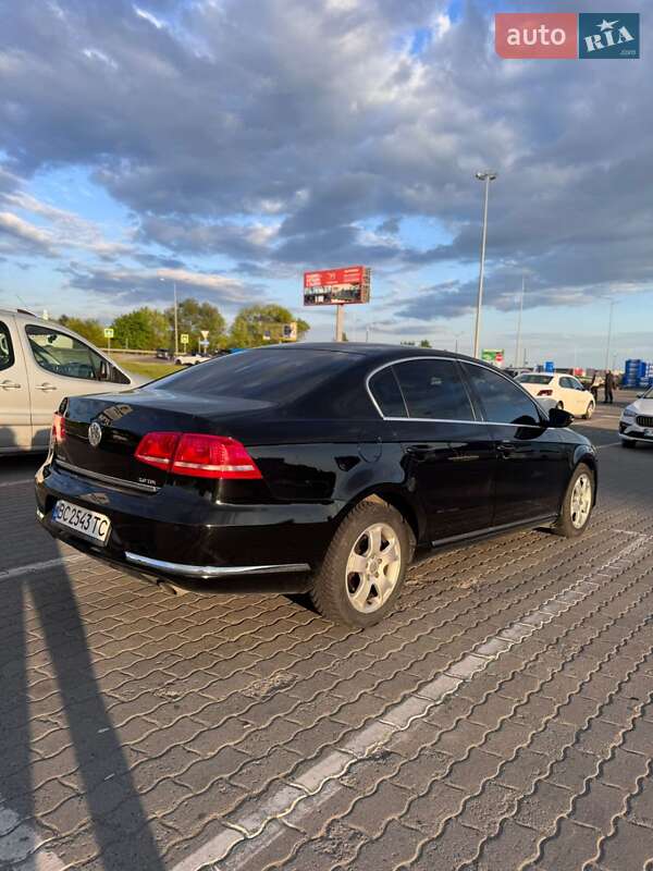 Седан Volkswagen Passat 2011 в Стрые