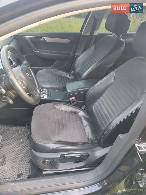 Седан Volkswagen Passat 2011 в Стрые