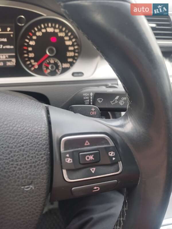 Седан Volkswagen Passat 2011 в Стрые