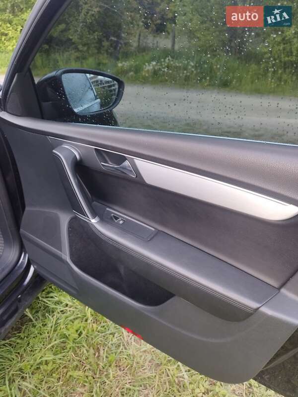Седан Volkswagen Passat 2011 в Стрые