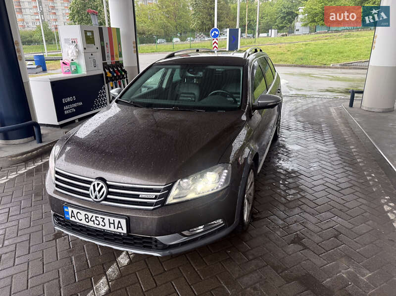 Универсал Volkswagen Passat 2013 в Киеве