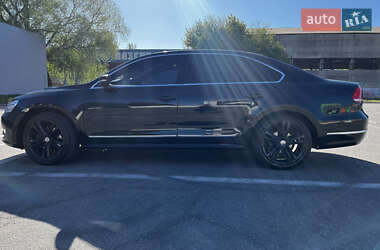 Седан Volkswagen Passat 2012 в 
