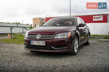 Седан Volkswagen Passat 2011 в Львове
