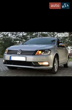 Універсал Volkswagen Passat 2011 в 
