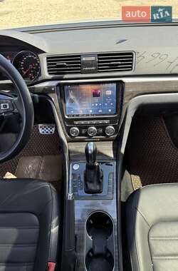 Седан Volkswagen Passat 2018 в 