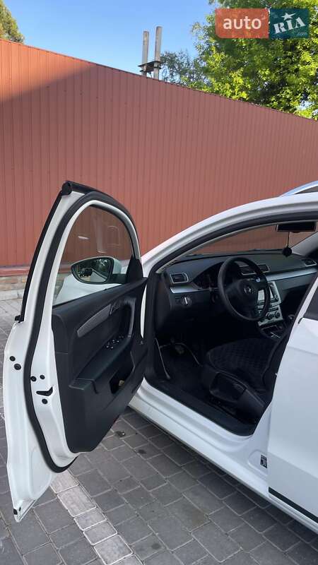 Универсал Volkswagen Passat 2012 в Измаиле